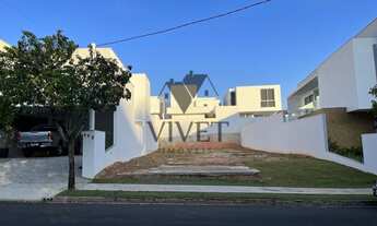 Imagem: Na Avenida Professora Izoraida Marques Peres