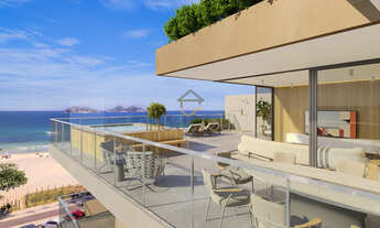 Imagem 3: ## Apartamento de Luxo à Beira-Mar!