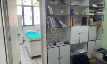 Imagem 5: Excelente sala comercial com 34m2 totalmente mobiliada com recepção