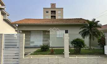 Imagem: Casa à venda no bairro Centro - Imbituba/SC