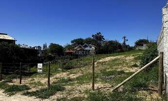 Imagem 3: Terreno no Centrinho da Praia do Rosa ????️