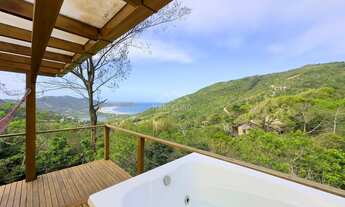 Imagem: Casa com vista para o mar da Praia do Silveira