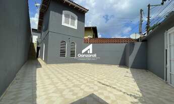 Imagem: Casa à Venda com 2 Quartos e Garagem