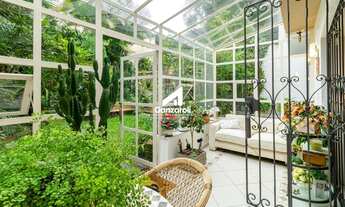 Imagem: Casa ampla e ajardinada na Vila Madalena