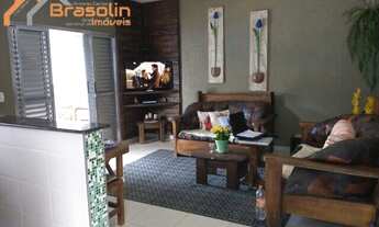 Imagem 2: Casa Porteira Fechada com móveis Rústicos