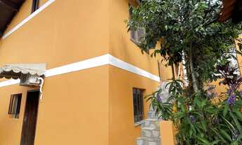 Imagem: Casa Duplex com pomar