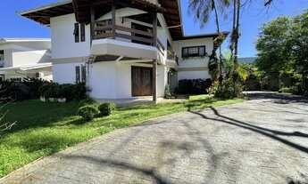 Imagem: Casa Duplex com amplo terreno livre