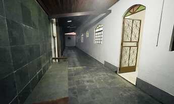 Imagem 2: Casa com 4 quartos no bairro Tropical