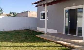 Imagem 2: VENDIDA - Linda Casa com 3qts, 1 suíte e um ótimo espaço de quintal/garagem em Jardim Atlâ