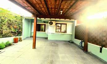 Imagem: Casa à venda no bairro Hípica - Porto