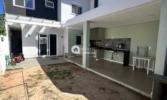 Imagem: Sobrado à venda no bairro Hípica - Porto