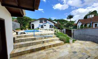 Imagem 3: Sobrado de esquina à venda com 4 dormitórios, sendo 1 suíte no Bairro Saguaçu em Joinv