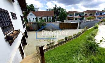 Imagem 4: Sobrado de esquina à venda com 4 dormitórios, sendo 1 suíte no Bairro Saguaçu em Joinv