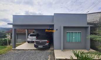 Imagem: Terreno com duas casas e amplo espaço no