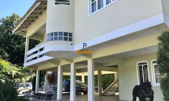 Imagem: Casa à Venda - Refúgio em Meio à Natureza