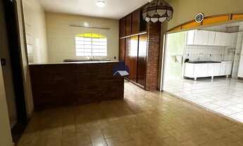 Imagem: Casa à venda no bairro Parque Estoril