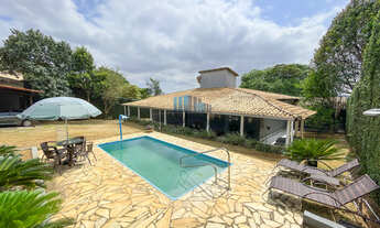 Imagem: Casa com 1000m² de área total, 4 quartos