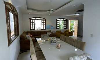 Imagem 4: Casa com 330m², com 6 quartos sendo 4 suítes, 3 vagas. À venda, no bairro Caiçaras!