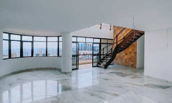 Imagem 3: Cobertura com 442m², 4 quartos, sendo 4 suítes e 5 vagas de garagem. À venda, no bairro A