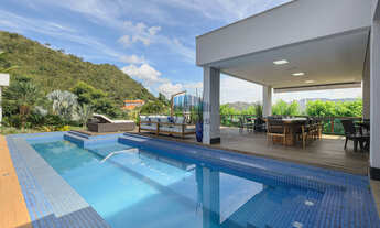 Imagem: Casa com 429² de área construída, 4 quartos