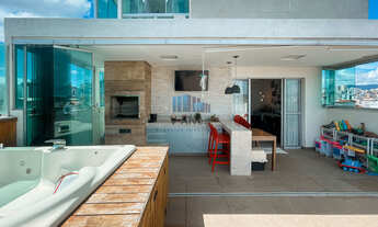 Imagem 5: Cobertura com deck de madeira e hidromassagem, 4 quartos, 2 vagas, 177m². À venda, no bair