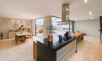 Imagem 3: Casa de alto padrão com 296m2 de área construída, piscina e alto padrão de acabamento sens