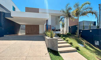 Imagem: Casa de alto padrão, com 176,23m² de área