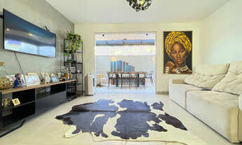 Imagem 2: Área privativa com 3 quartos sendo 01 suíte, 2 vagas paralelas. À venda, no bairro Ana Lúc