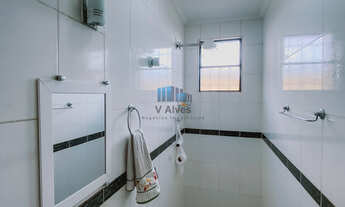 Imagem 7: Casa com 324m² de área construída, 5 quartos, 3 vagas. À venda, no bairro Dona Clara!