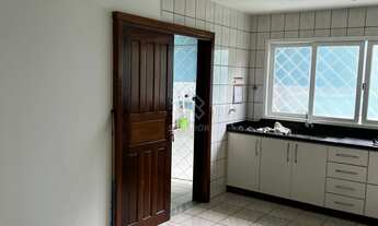 Imagem 6: Casa de alvenaria com extensa área externa