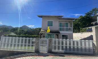 Imagem: LINDA CASA COM PISCINA NO BAIRRO DAS CAPITAIS
