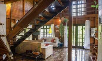 Imagem 2: Casa Rústica, 3 dormitórios, 1 suítes, 2 banheiro, 2 vagas na garagem, 226M² de Área Const