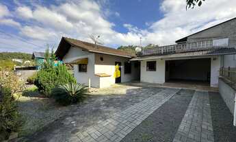 Imagem: Casa mobiliada de esquina à venda no bairro