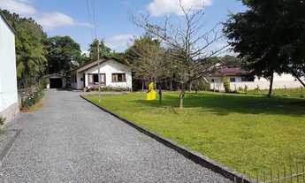 Imagem: Casa com amplo terreno