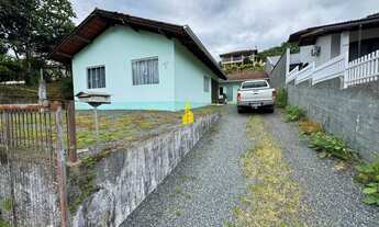 Imagem 2: Terreno com duas casas