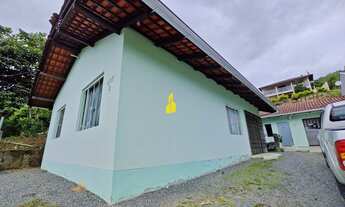 Imagem 3: Terreno com duas casas