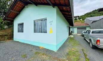 Imagem: Terreno com duas casas