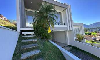 Imagem:  Encantador sobrado novo no Bairro das