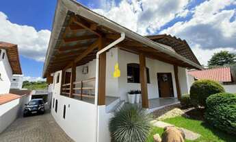 Imagem: Casa com piscina à venda no Bairro das