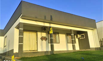 Imagem: Casa com piscina no Bairro das Nações