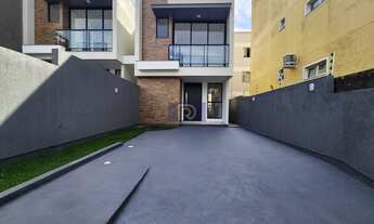 Imagem: Sobrado em Serraria, São José/SC