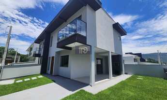 Imagem: Sobrado à venda no bairro Forquilhas