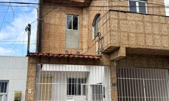 Imagem: SIQUEIRA ALUGA CASA TÉRREA NA GUARARAPES