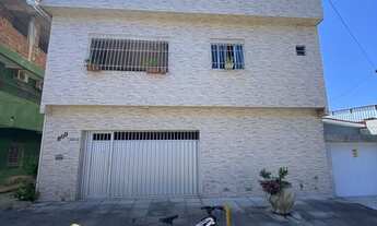 Imagem: Siqueira Vende Prédio com duas casas em