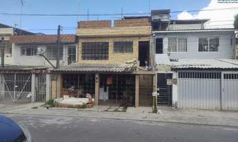 Imagem: SIQUEIRA VENDE CASA NO PRIMEIRO ANDAR