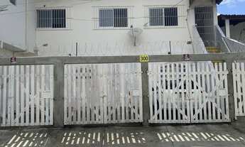 Imagem: SIQUEIRA ALUGA CASA NO PRIMEIRO ANDAR COM