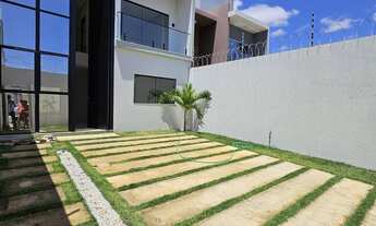 Imagem: À Venda Casa Duplex Com Piscina No Bairro