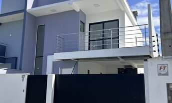 Imagem: Lindo sobrado na praia do Quilombo