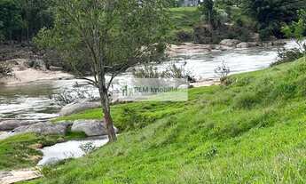 Imagem 6: Sítio local alto com extrema do Rio Tubarão , rica fonte de água