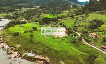 Imagem 3: Sítio local alto com extrema do Rio Tubarão , rica fonte de água